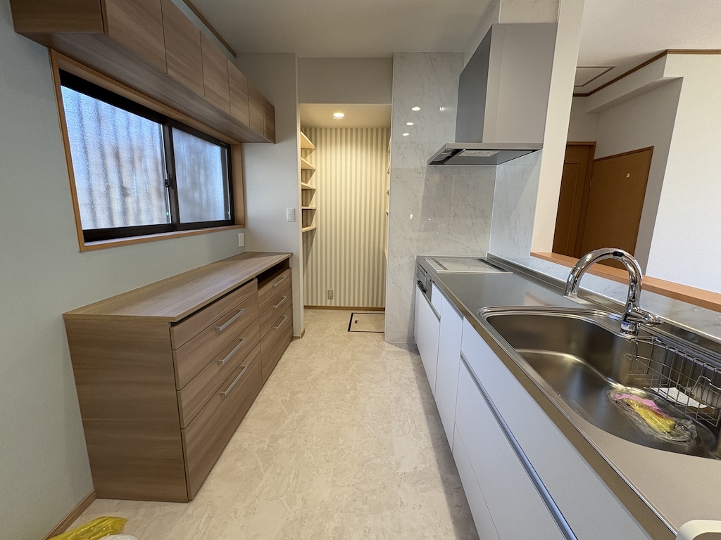 壁付キッチンを対面キッチンへ取替 画像