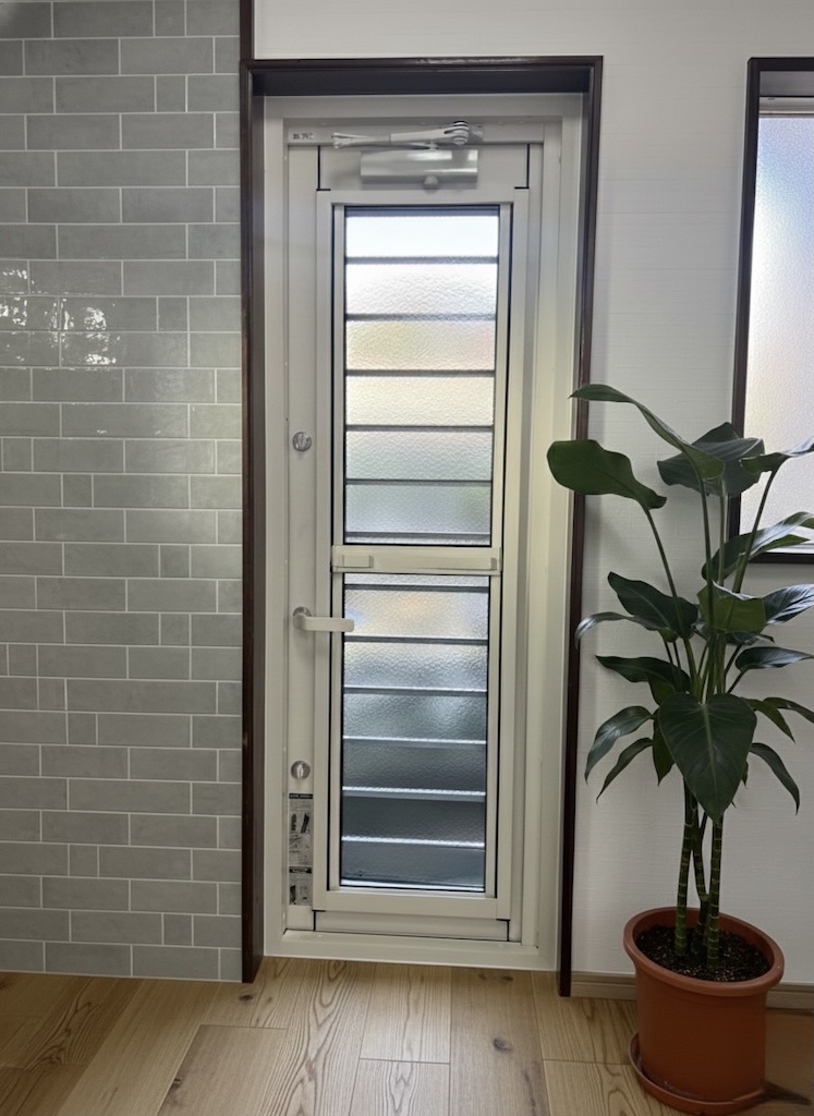 勝手口取替工事 画像