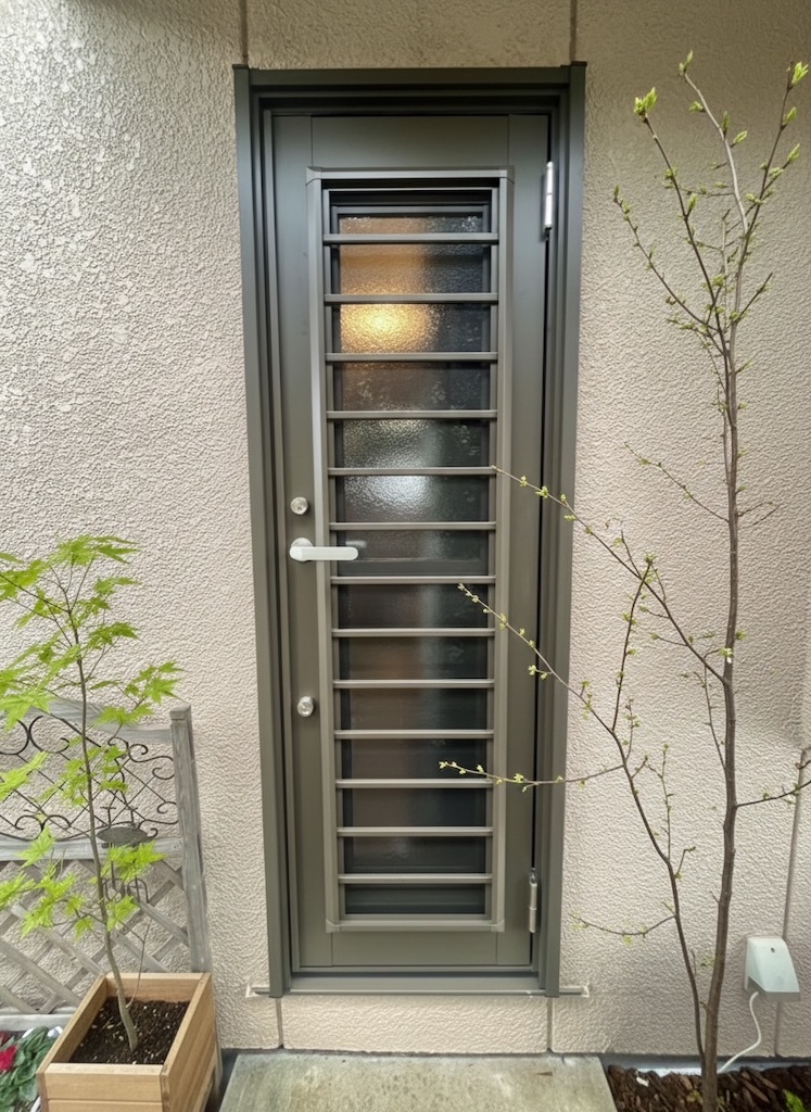 勝手口取替工事 画像