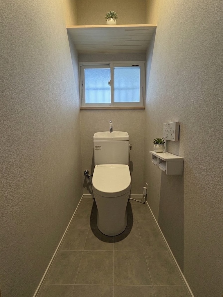 トイレ取替内装工事 画像