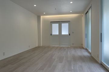 古い和室を真っ白な洋風の空間へリフォーム アイキャッチ画像