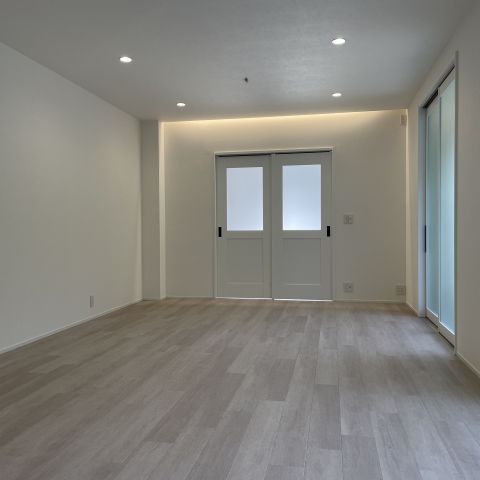 古い和室を真っ白な洋風の空間へリフォーム