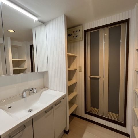 洗面化粧台取替内装工事