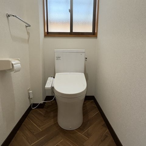 トイレ取替内装工事