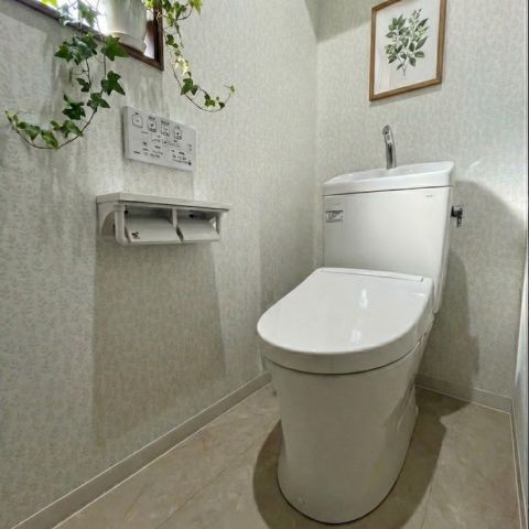 トイレ取替内装工事
