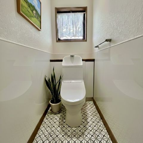 トイレ取替内装工事