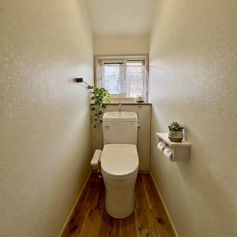トイレ取替内装工事